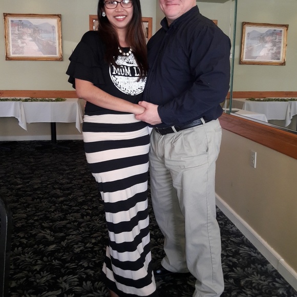 " Mom Life" Distressed graphic tee - Picture 5 of 6